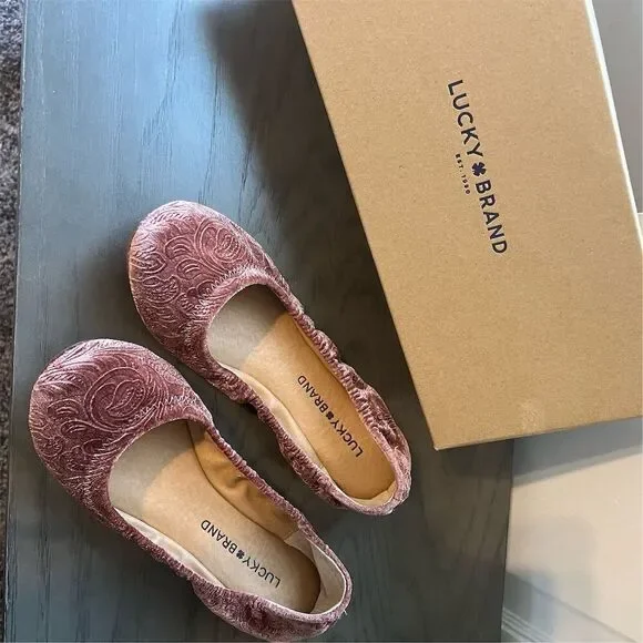 Lucky Brand Women's Pink Velvet Ballet Flats Size 6 Floral Casual - Picture 4 of 4